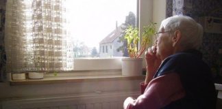9 Safety Tips for Seniors Who Live Alone